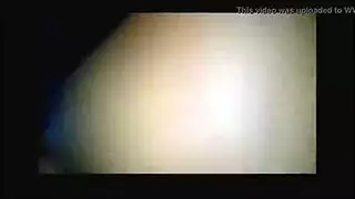 فتاة كبيرة الثدي تجعل عاشق البيسبول منتصباً ومستعداً